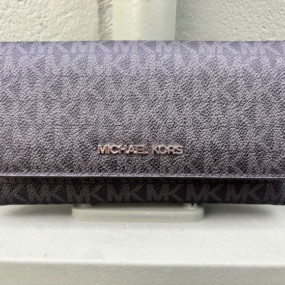Michael Kors Jet set wallet - Picture 1 of 3